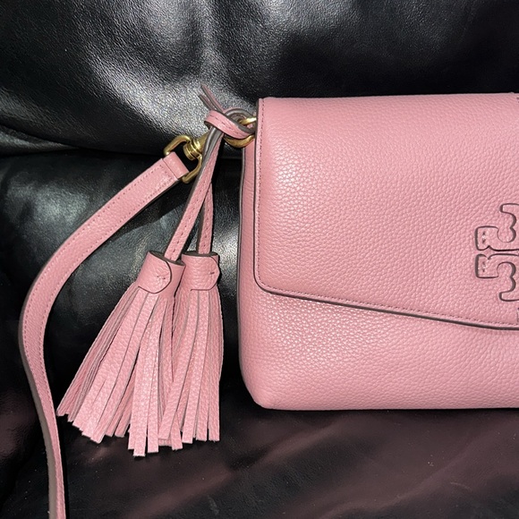 🔥🔥🔥Tory Burch Pink Leather McGraw Crossbody Bag With Tassel - Picture 2 of 14